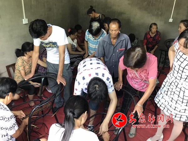 藤編技能實(shí)地培訓(xùn)一.jpg