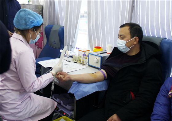 “讓愛暖冬”無償獻血活動走進白河縣中廠鎮(zhèn)同心社區(qū)