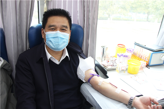 人民警察一心為民，捋袖捐血鐵血柔情——安康市公安局積極開展冬季獻(xiàn)血活動