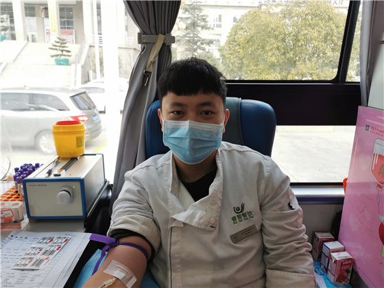 人民警察一心為民，捋袖捐血鐵血柔情——安康市公安局積極開展冬季獻(xiàn)血活動