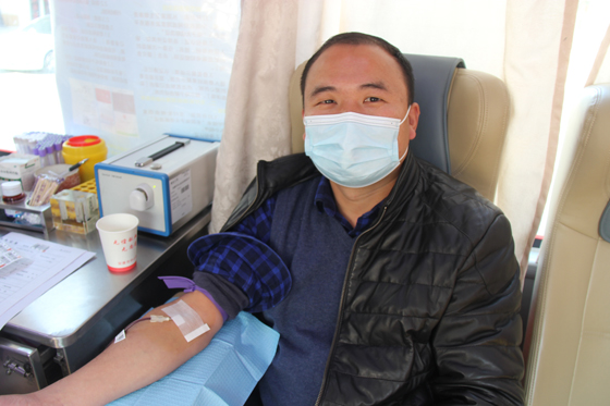 血液是生命的禮物——中國(guó)聯(lián)通安康市分公司、安康大數(shù)據(jù)運(yùn)營(yíng)有限公司聯(lián)合開展冬季應(yīng)急獻(xiàn)血活動(dòng)