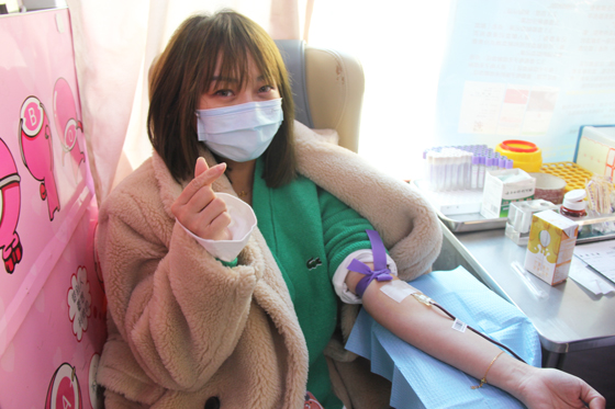 血液是生命的禮物——中國(guó)聯(lián)通安康市分公司、安康大數(shù)據(jù)運(yùn)營(yíng)有限公司聯(lián)合開展冬季應(yīng)急獻(xiàn)血活動(dòng)