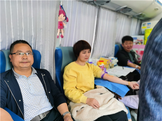 獻(xiàn)血傳真情，為黨旗添光彩 ——三元村春季無償獻(xiàn)血活動側(cè)記