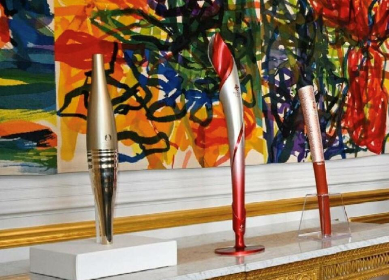 中法元首互贈(zèng)的奧運(yùn)火炬。